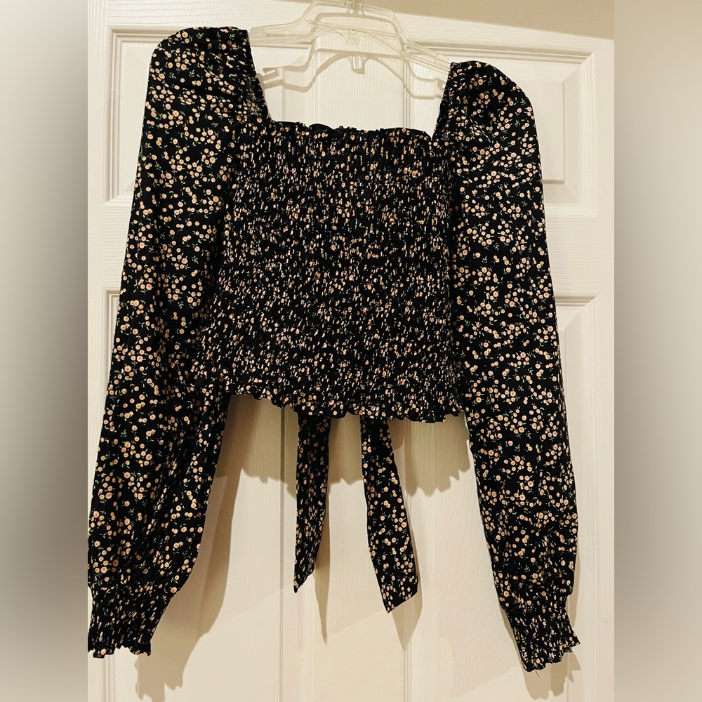 Black floral smocked top “new”